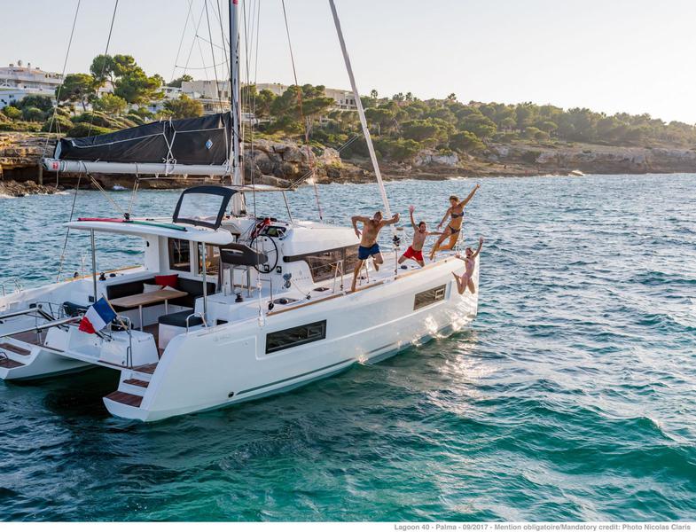 Book yachts online - catamaran - Lagoon 40 - Thor - rent