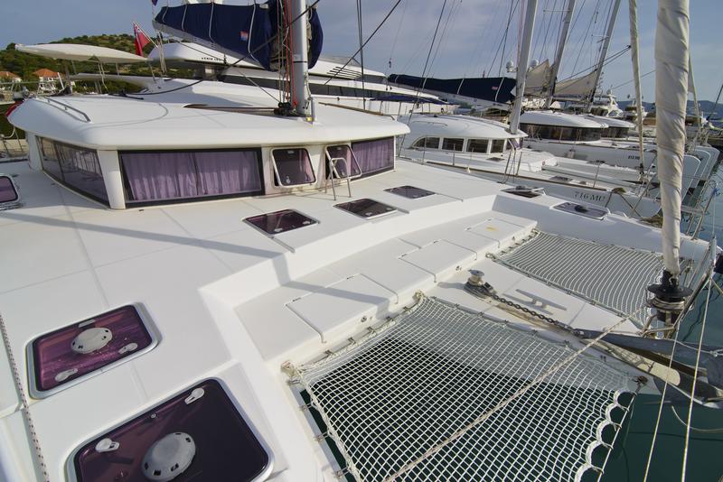 Book yachts online - catamaran - Lagoon 421 - Marielle - rent