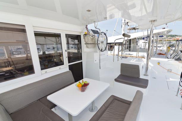 Book yachts online - catamaran - Lagoon 39 - Anegada - rent