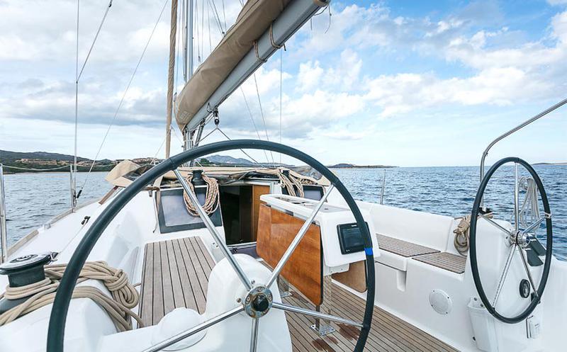 Book yachts online - sailboat - Dufour 350 GL - Chiara - rent