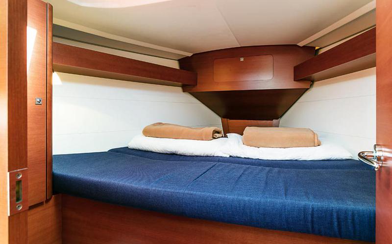 Book yachts online - sailboat - Dufour 350 GL - Sofia - rent