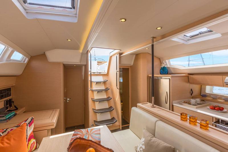 Book yachts online - sailboat - Jeanneau 54 - Il Gatto - rent