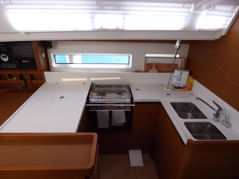 Book yachts online - sailboat - Sun Odyssey 440 - Mikkamakka - rent