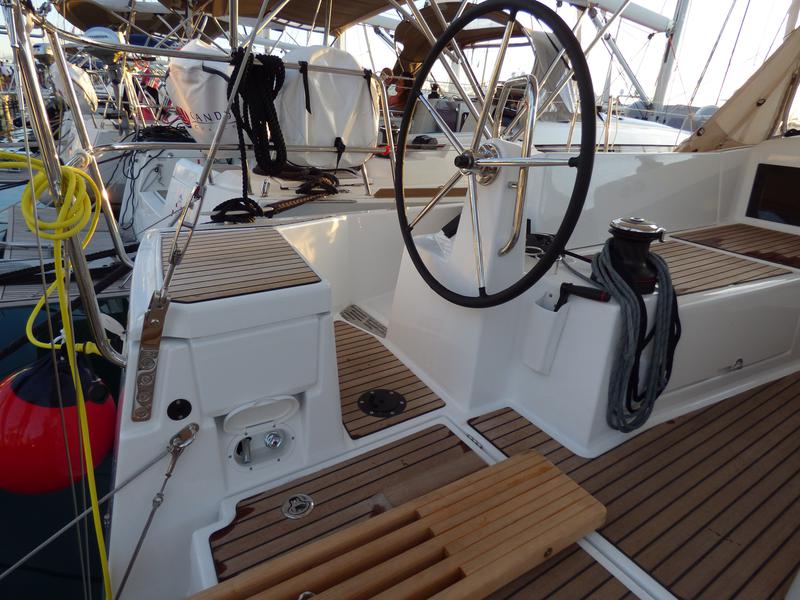 Book yachts online - sailboat - Sun Odyssey 440 - Mikkamakka - rent