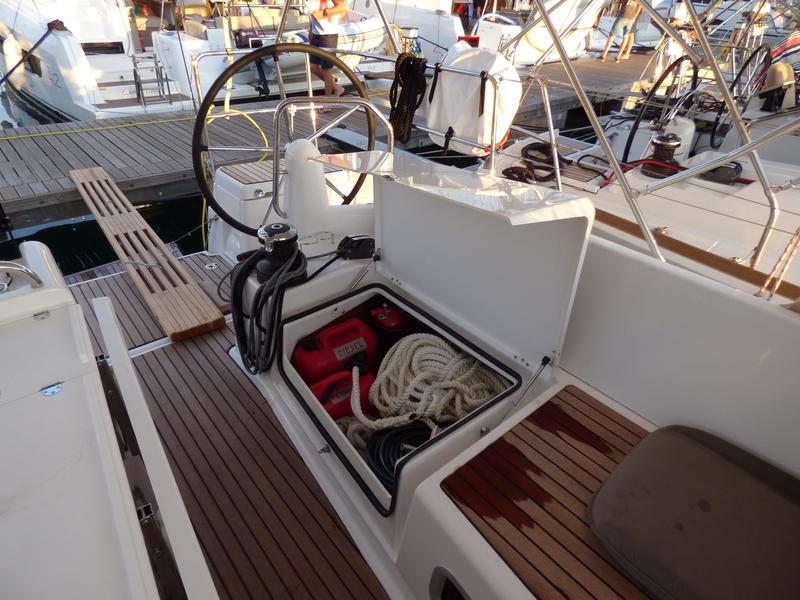 Book yachts online - sailboat - Sun Odyssey 440 - Mikkamakka - rent