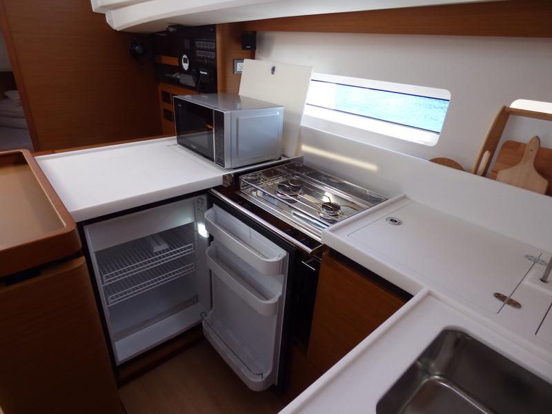 Book yachts online - sailboat - Sun Odyssey 440 - Mikkamakka - rent