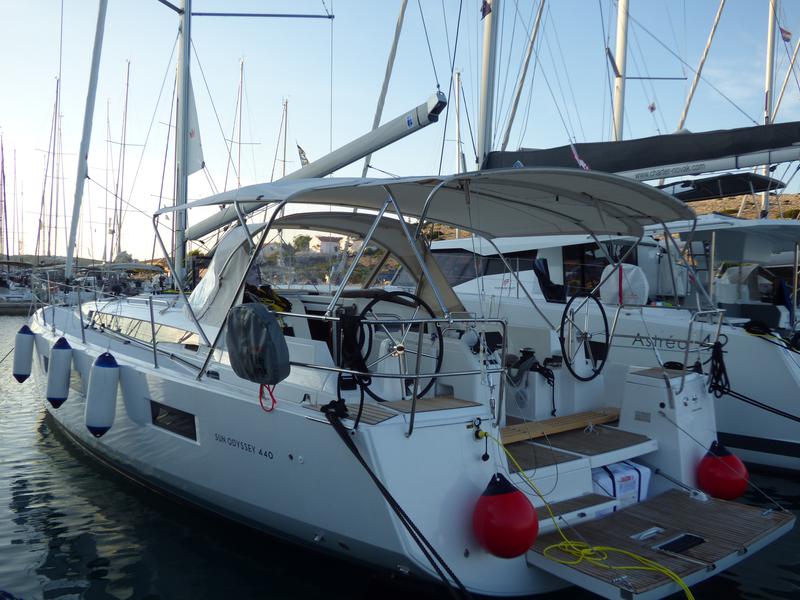 Book yachts online - sailboat - Sun Odyssey 440 - Mikkamakka - rent