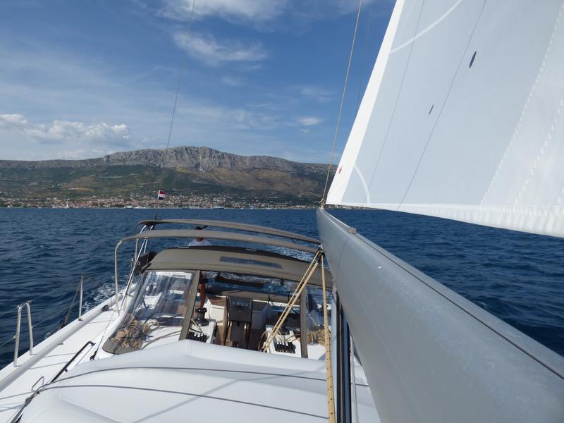 Book yachts online - sailboat - Dufour 470 - BALU - rent