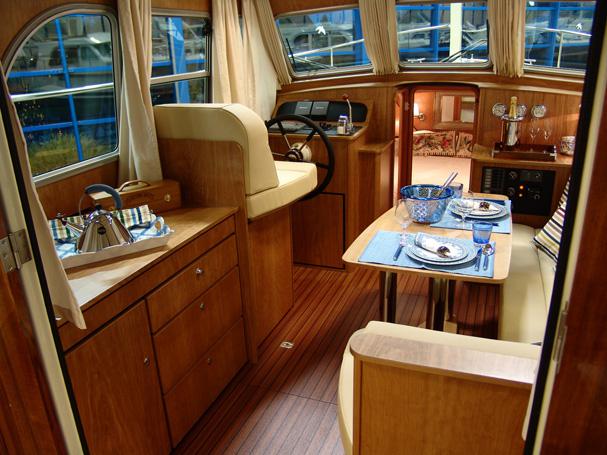 Book yachts online - motorboat - Linssen Grand Sturdy 29.9 Sedan - CS/Linssen 29.9 Sedan  - rent