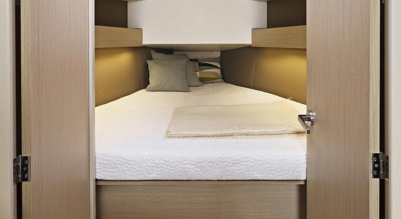 Book yachts online - sailboat - Oceanis 30.1 - Giugi - rent