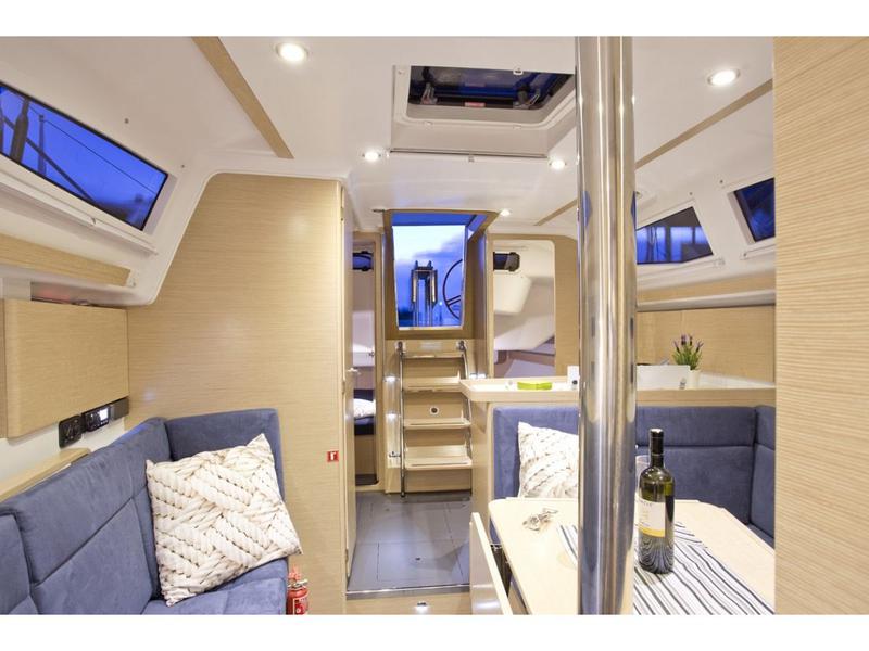 Book yachts online - sailboat - Elan 35 Impression - Aurora - rent