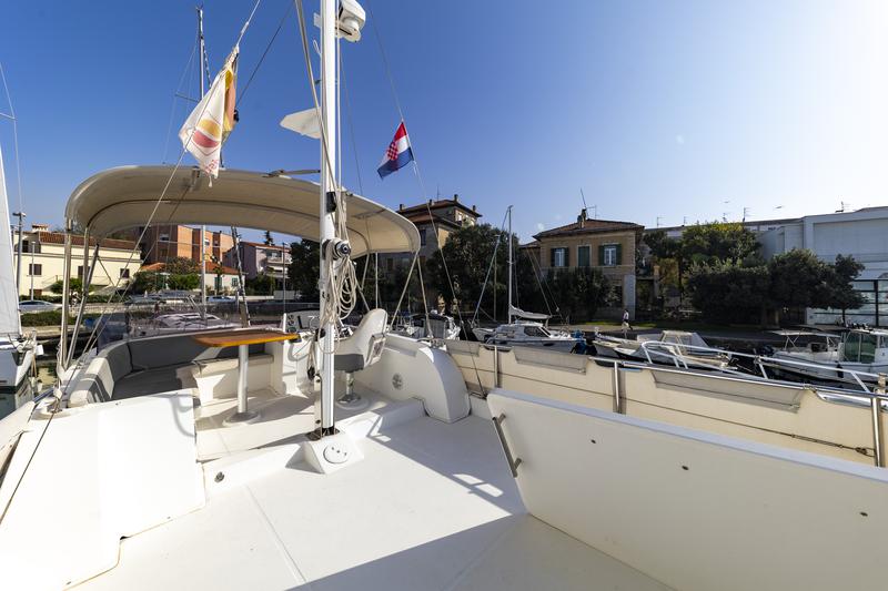 Book yachts online - motorboat - Swift Trawler 34 Fly - Blue Sky - rent