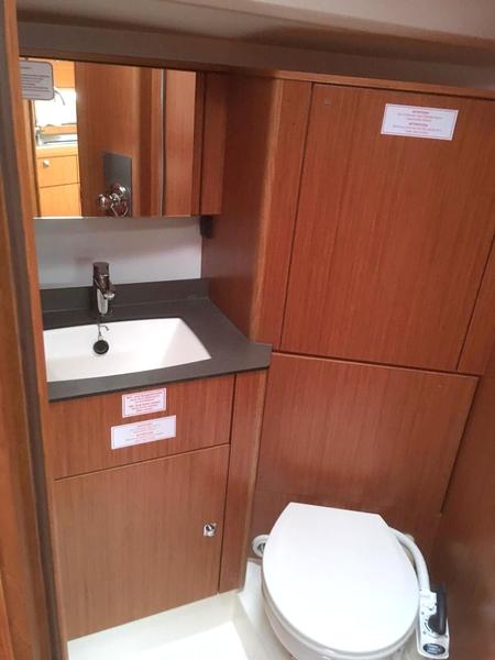 Book yachts online - sailboat - Bavaria Cruiser 41 - Instagram - rent