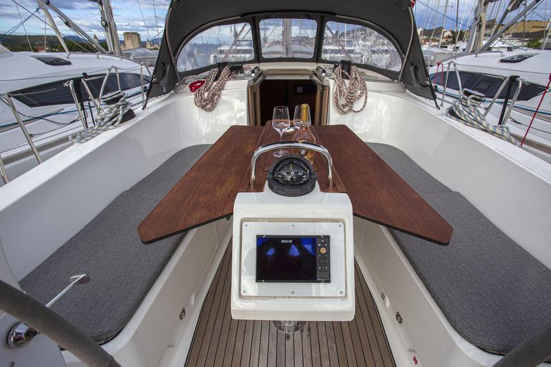 Book yachts online - sailboat - Bavaria Cruiser 41 - Instagram - rent