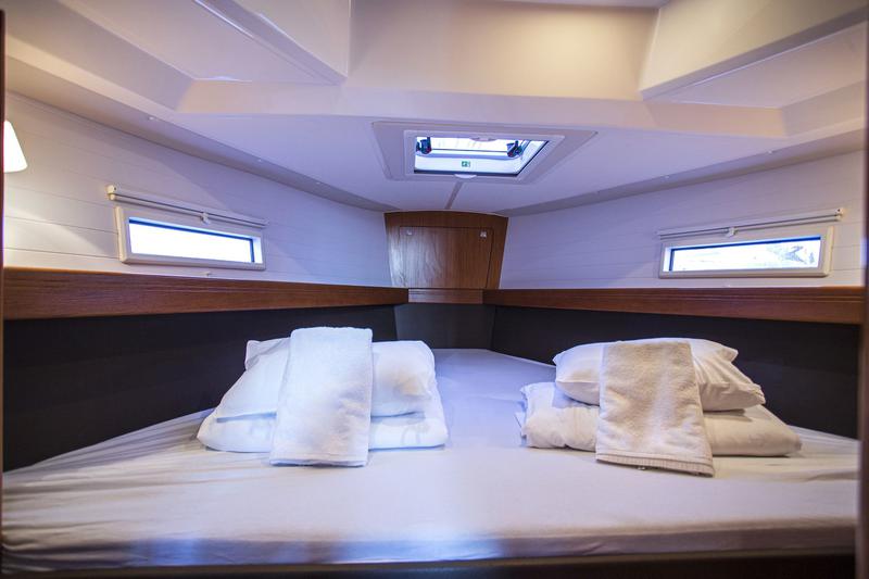 Book yachts online - sailboat - Bavaria Cruiser 41 - Instagram - rent