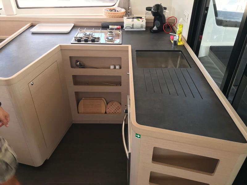 Book yachts online - catamaran - Lagoon 42 owner version - FIND US - rent