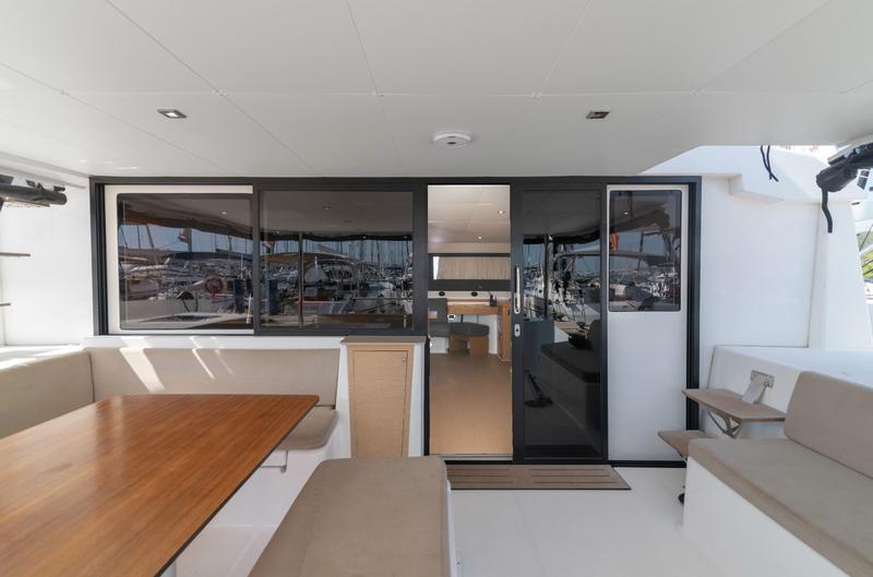 Book yachts online - catamaran - Dufour Catamaran 48 - DREAMLAND - rent