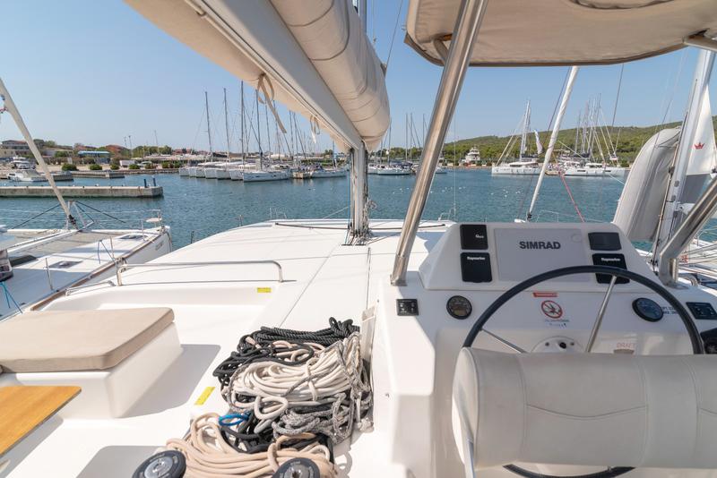 Book yachts online - catamaran - Dufour Catamaran 48 - DREAMLAND - rent