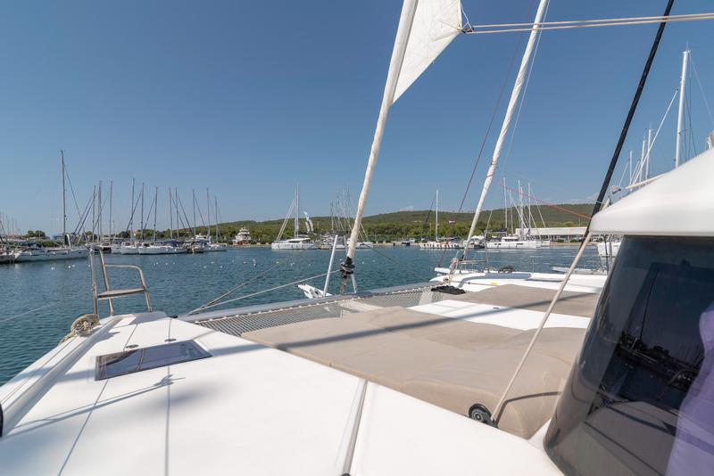 Book yachts online - catamaran - Dufour Catamaran 48 - DREAMLAND - rent