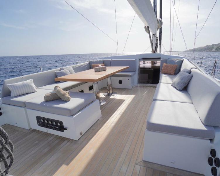 Book yachts online - sailboat - CNB 76 - AENEA - rent