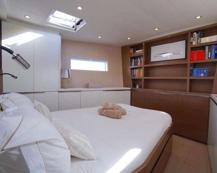 Book yachts online - sailboat - CNB 76 - AENEA - rent