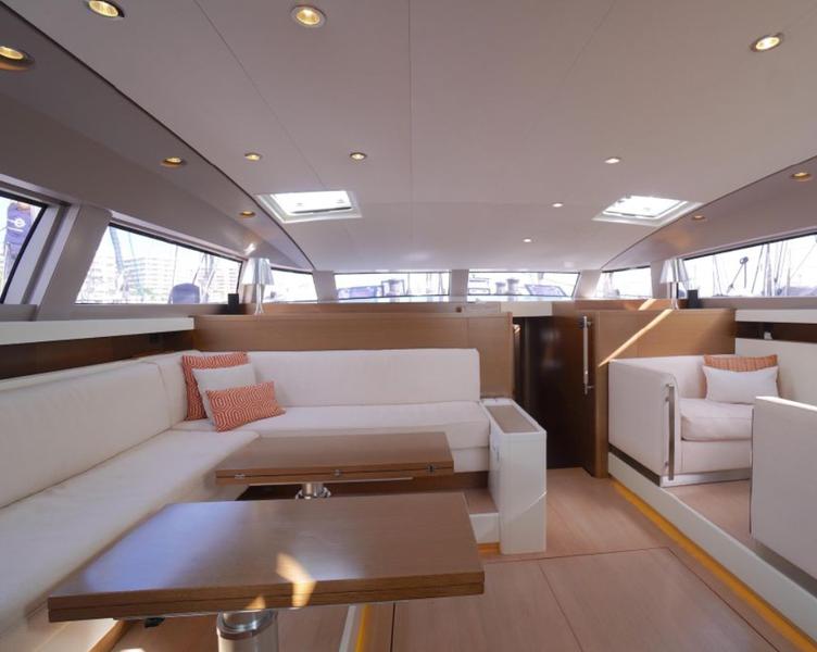 Book yachts online - sailboat - CNB 76 - AENEA - rent