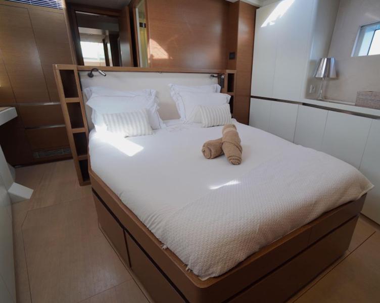 Book yachts online - sailboat - CNB 76 - AENEA - rent