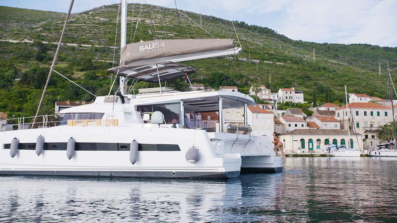 Book yachts online - catamaran - Bali 5.4. - NAMASTE OF BALI - rent