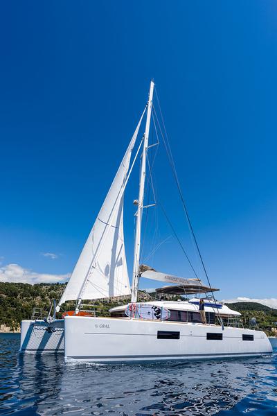 Book yachts online - catamaran - Lagoon 620 - OPAL - rent