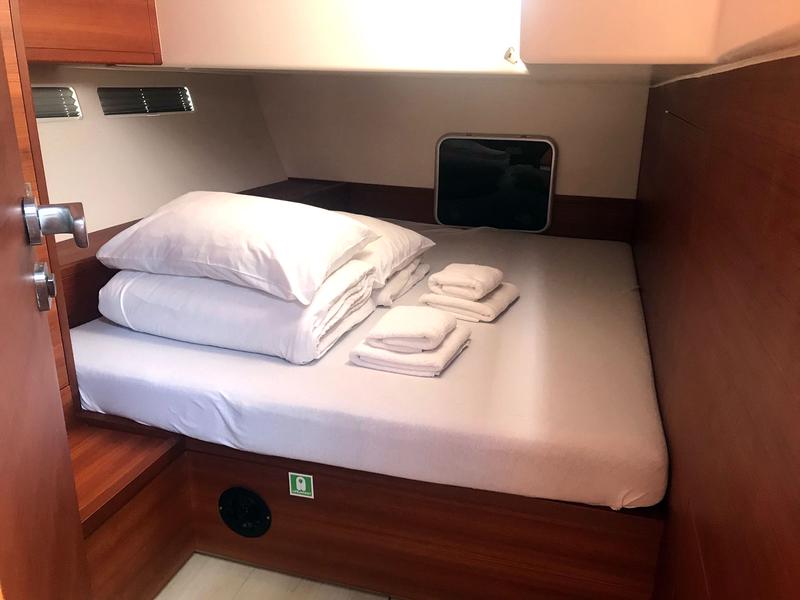 Book yachts online - sailboat - More 55 - MORE AMORE - rent