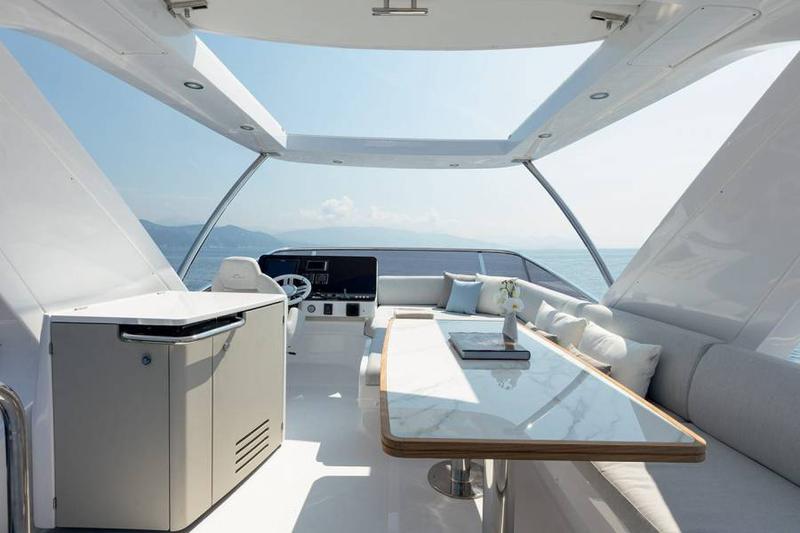 Book yachts online - motorboat - Azimut 55 Fly - BE HAPPY - rent