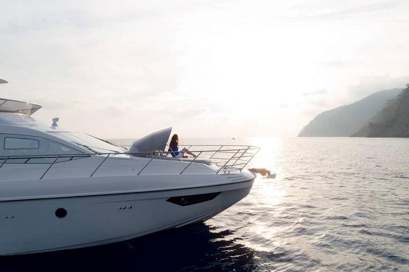 Book yachts online - motorboat - Azimut 55 Fly - BE HAPPY - rent