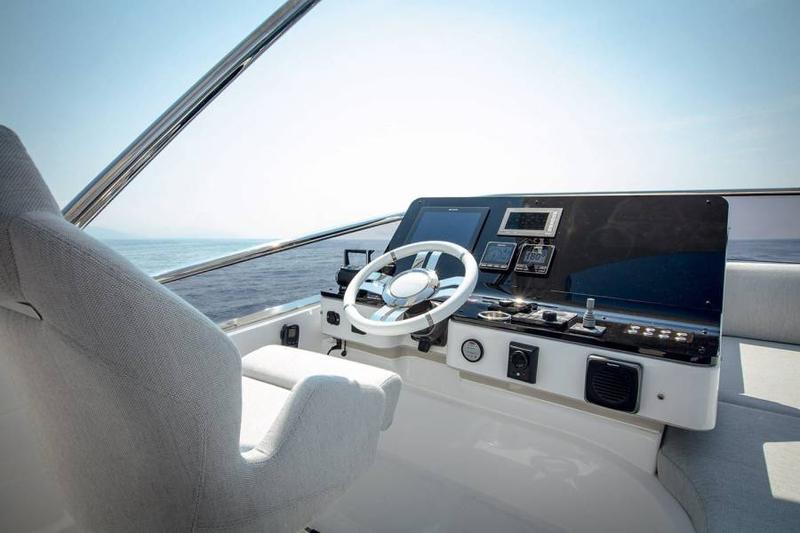 Book yachts online - motorboat - Azimut 55 Fly - BE HAPPY - rent
