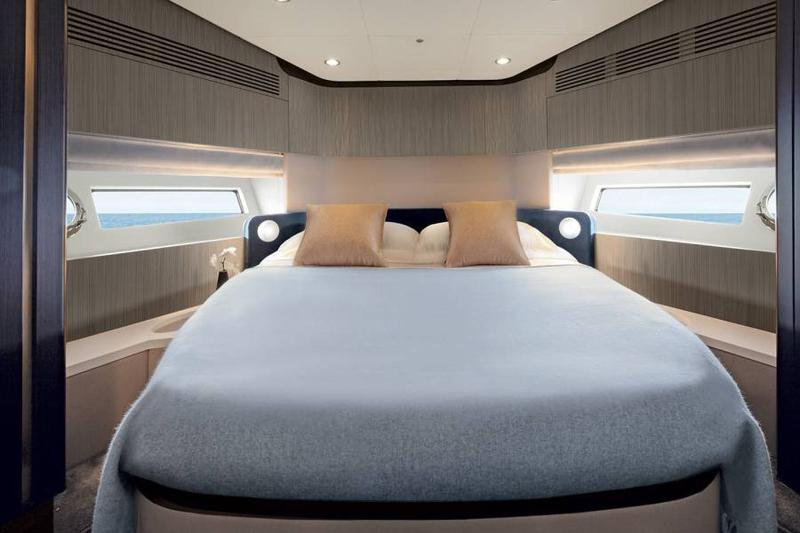 Book yachts online - motorboat - Azimut 55 Fly - BE HAPPY - rent