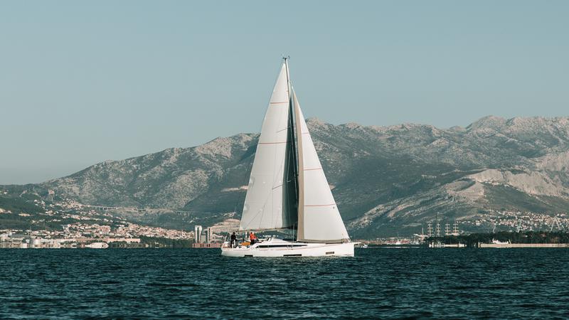 Book yachts online - sailboat - Salona 46 - FLORA - rent