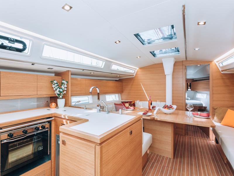 Book yachts online - sailboat - Salona 46 - FLORA - rent