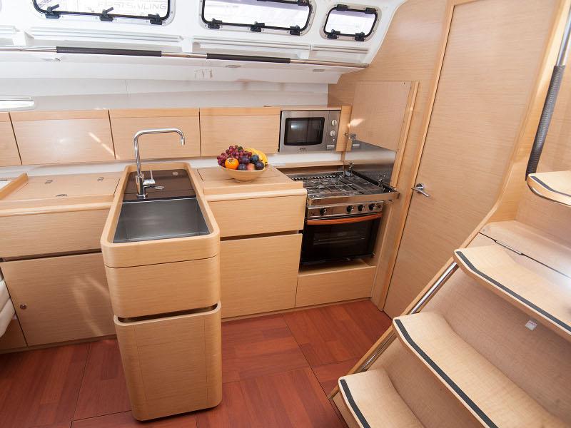 Book yachts online - sailboat - Beneteau First 45 - ZEPHYR - rent