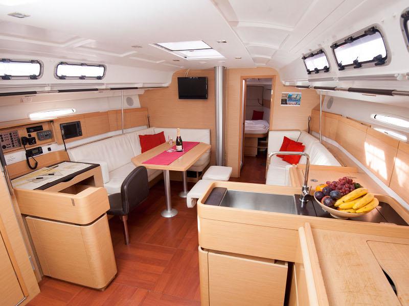 Book yachts online - sailboat - Beneteau First 45 - URANIA - rent