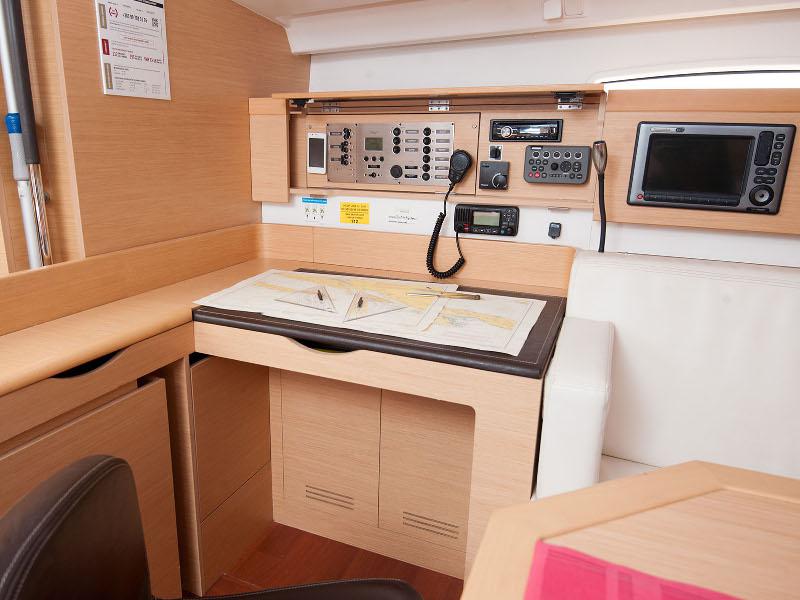 Book yachts online - sailboat - Beneteau First 45 - VENUS - rent