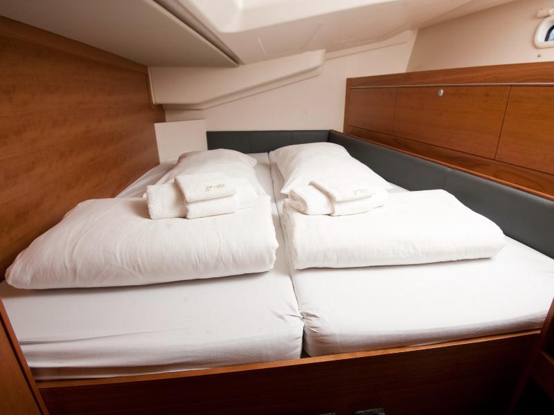 Book yachts online - sailboat - Hanse 505 - FURIA - rent