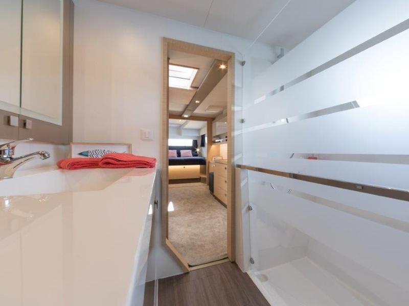 Book yachts online - catamaran - Fountaine Pajot Saona 47 - HERMES - rent