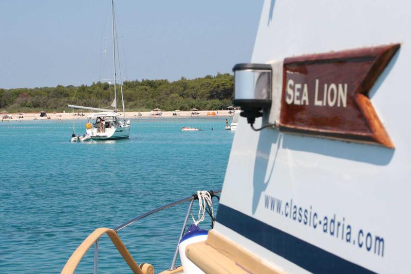 Book yachts online - motorboat - Hampton 42 - SEA LION - rent