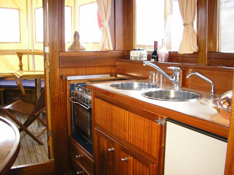 Book yachts online - motorboat - Model Luka - LUKA - rent