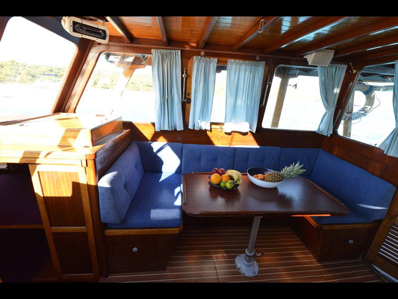 Book yachts online - motorboat - Model Tiho - TIHO - rent