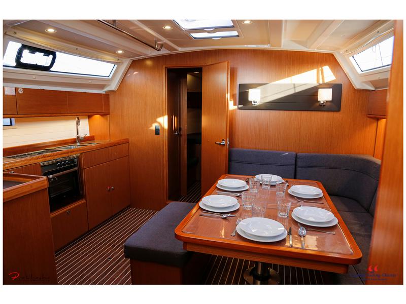 Book yachts online - sailboat - Bavaria Cruiser 46 - Maladroxia - rent