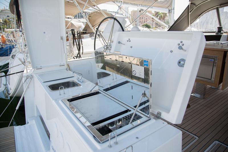 Book yachts online - sailboat - Dufour 520 GL - Cala di Volpe - rent