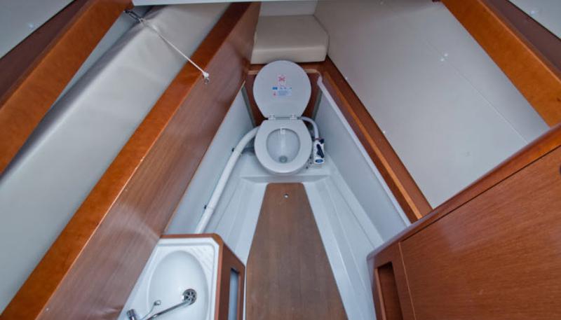 Book yachts online - sailboat - Beneteau 50 Oceanis - Aida - rent