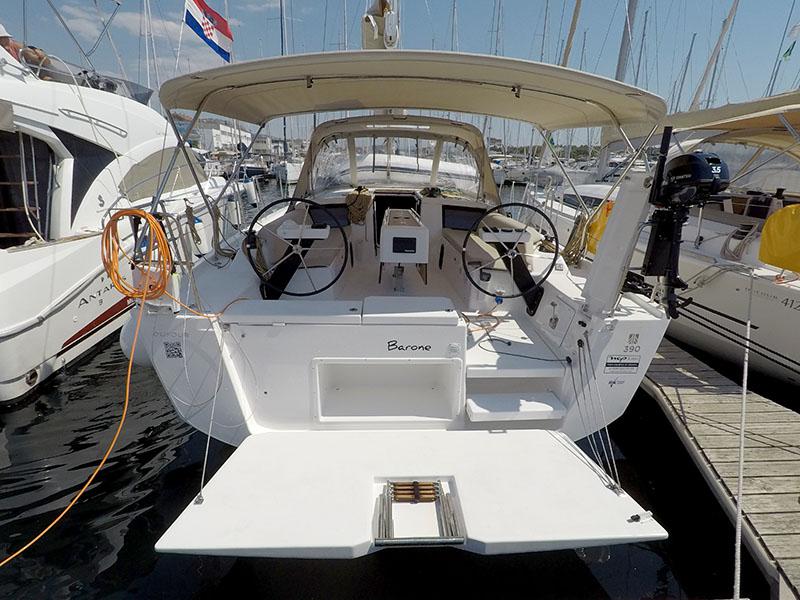 Book yachts online - sailboat - Dufour 390 GL - Barone - rent