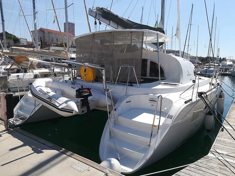 Book yachts online - catamaran - Lagoon 380 - Maya - rent