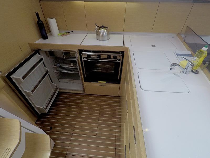 Book yachts online - sailboat - Elan 444 Impression - Marta X - rent